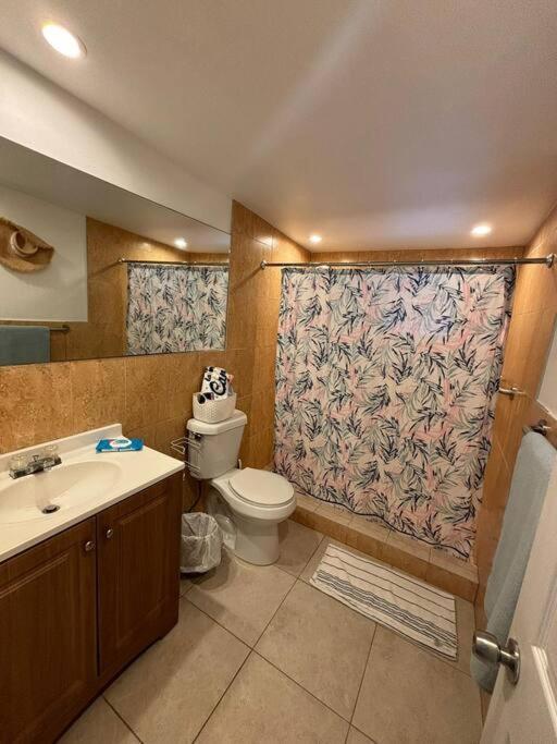 Quiet & Centrally Located House - Private Parking, Laundry And Storage For Luggage Майами Экстерьер фото