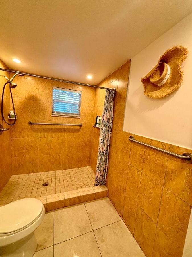 Quiet & Centrally Located House - Private Parking, Laundry And Storage For Luggage Майами Экстерьер фото