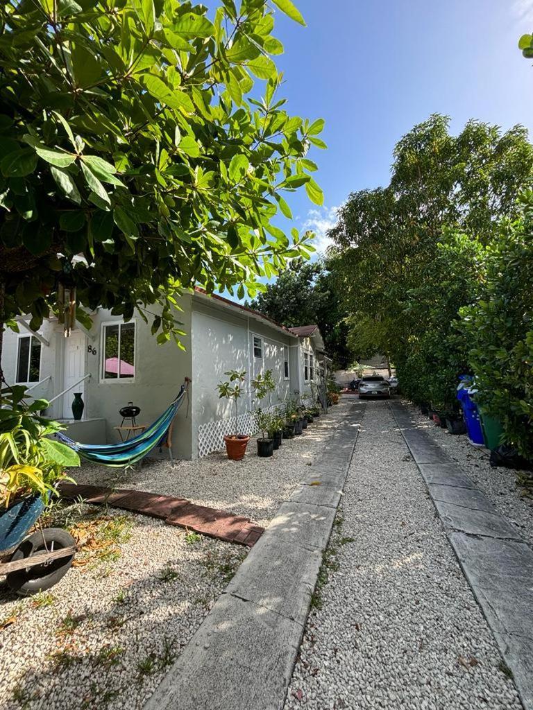 Quiet & Centrally Located House - Private Parking, Laundry And Storage For Luggage Майами Экстерьер фото